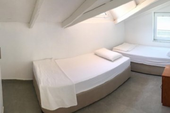 Room 20 of 85