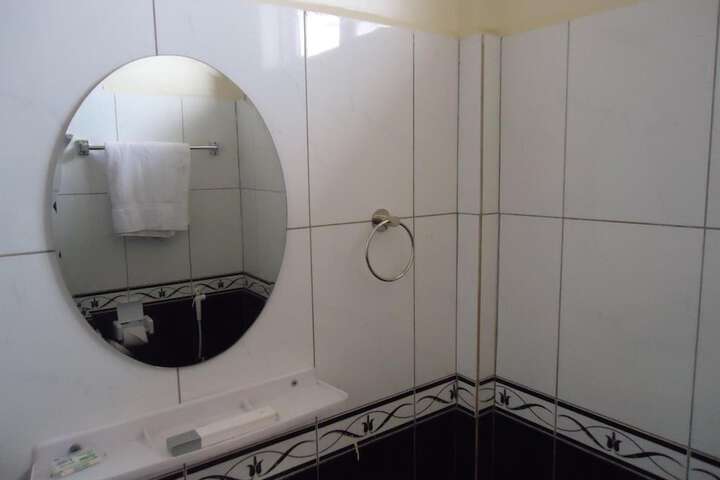 Room 27 of 46