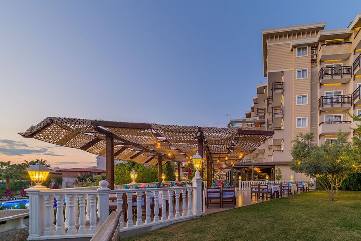 Hotel Exterior 101 of 114
