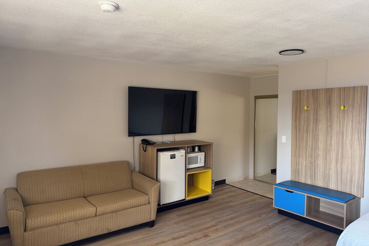 Room 19 of 35