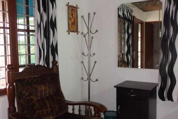 Room 16 of 102