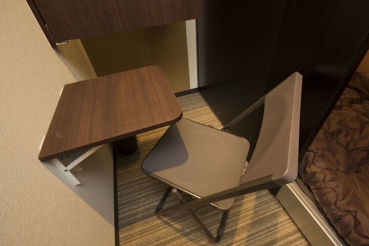 Room 13 of 42