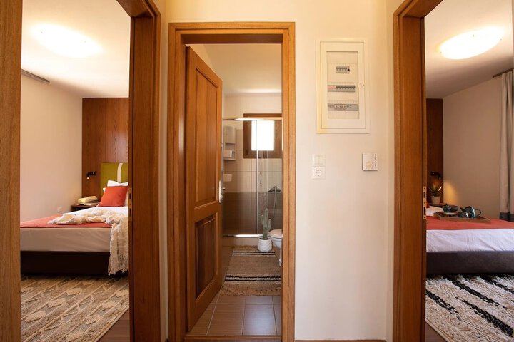 Room 7 of 52
