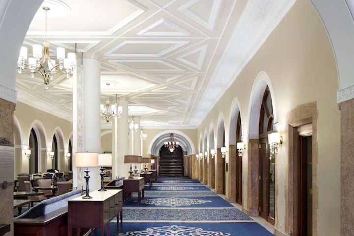 Entrance & Lobby
