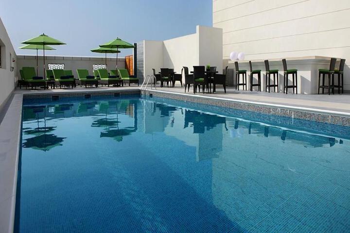 Hotel Pool