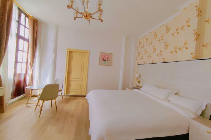Room 56 of 90