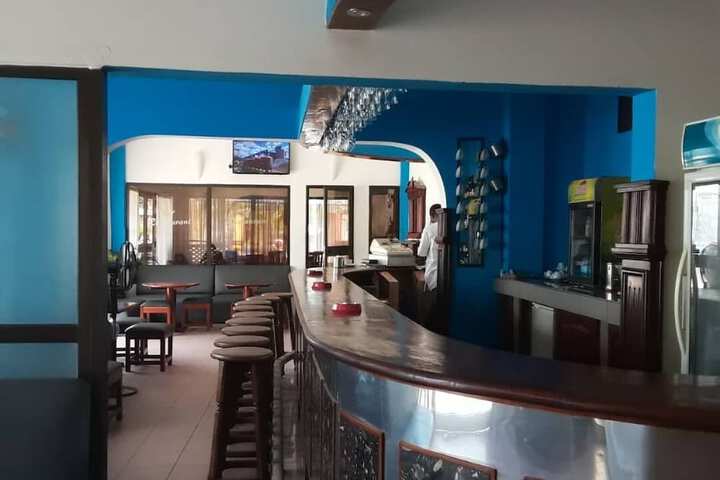Lounge 12 of 15