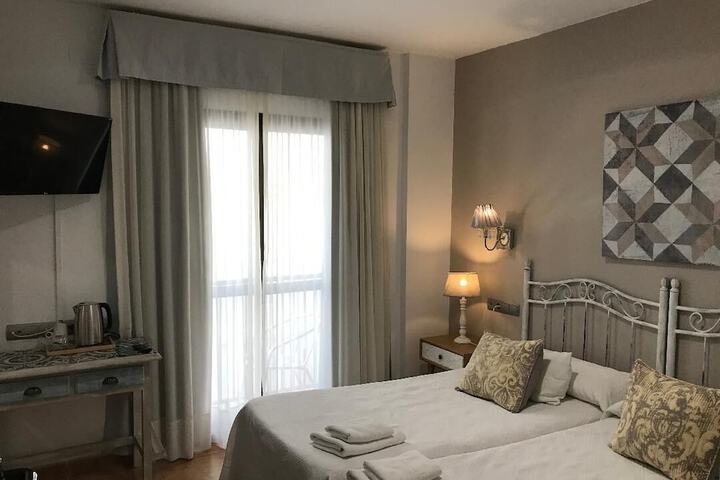 Room 10 of 37