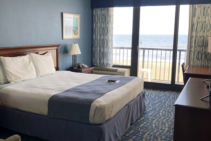 Room 8 of 37