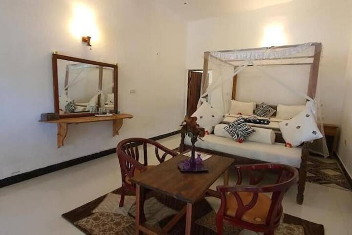 Room 2 of 96