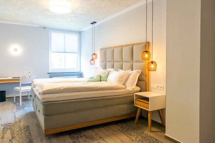 Room 2 of 41