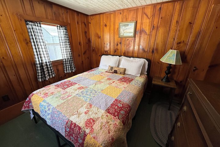 Room 38 of 212