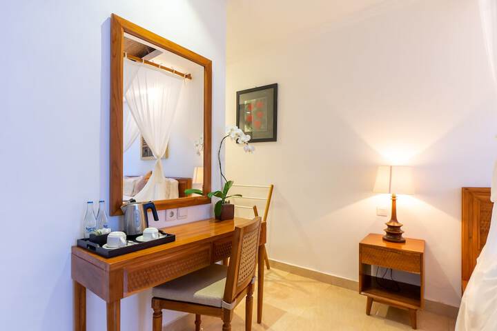 Room 12 of 26