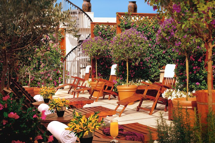 Sundeck 64 of 72
