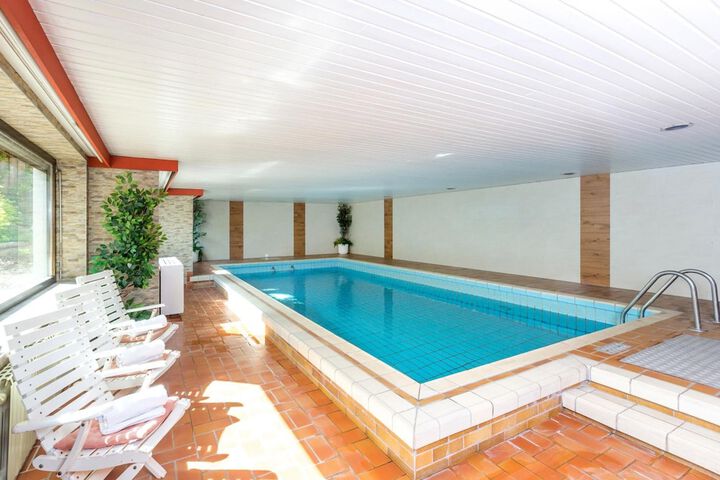 Pool 16 of 54