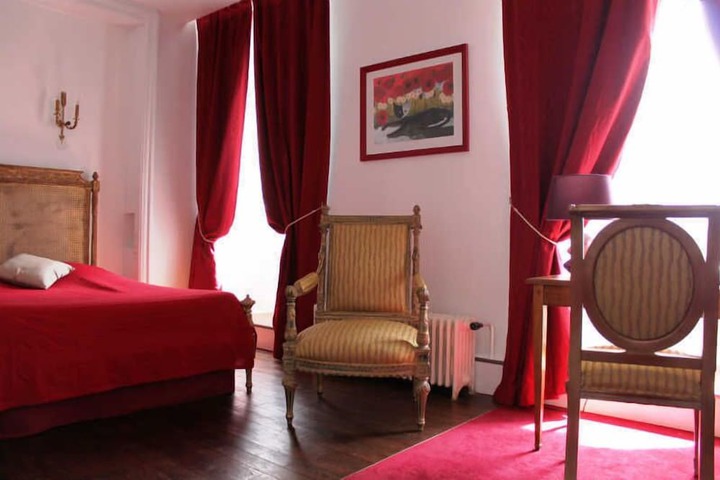 Room 30 of 96