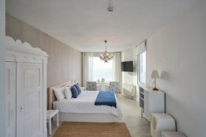 Room 16 of 76