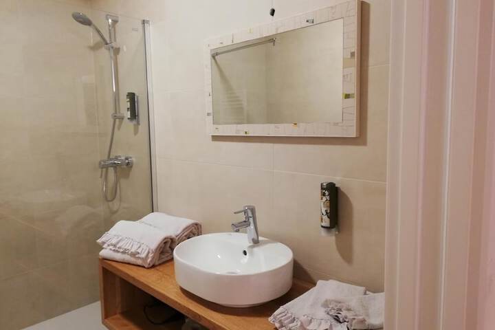 Room 20 of 46