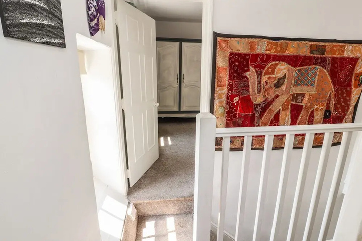 Room 10 of 19