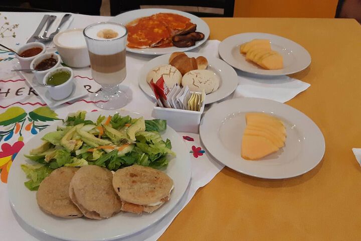 Breakfast/Coffee Service 72 of 78