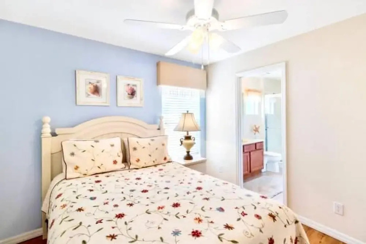Room 7 of 28