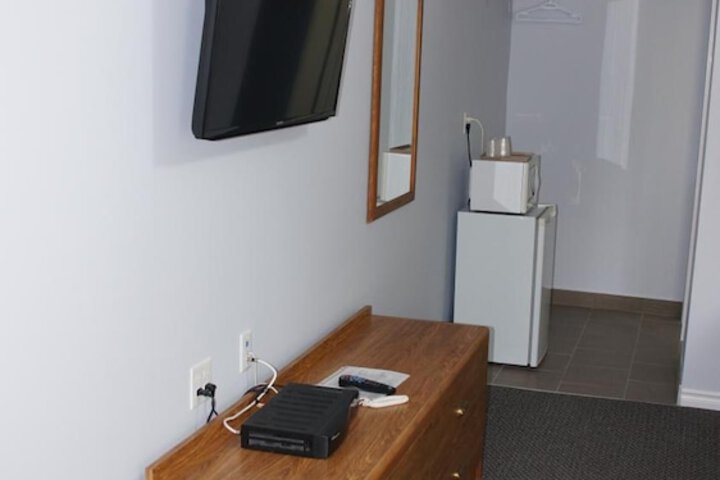 Room 3 of 27