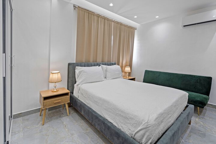 Room 8 of 62