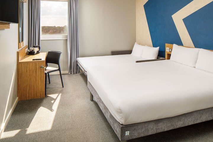 Room 3 of 72