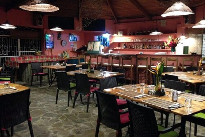 Dining 36 of 70