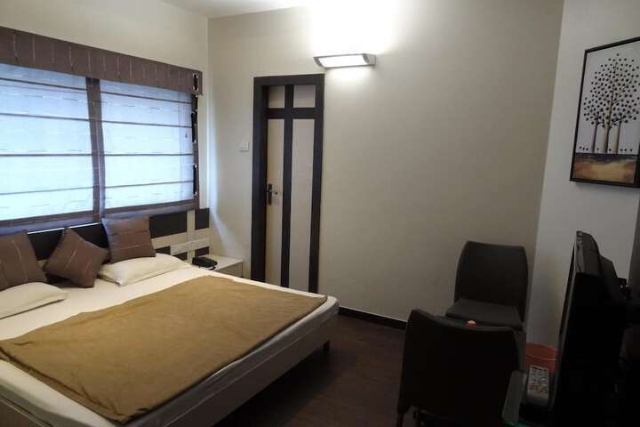 Room 18 of 34