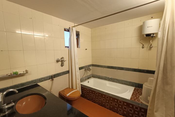 Room 75 of 93