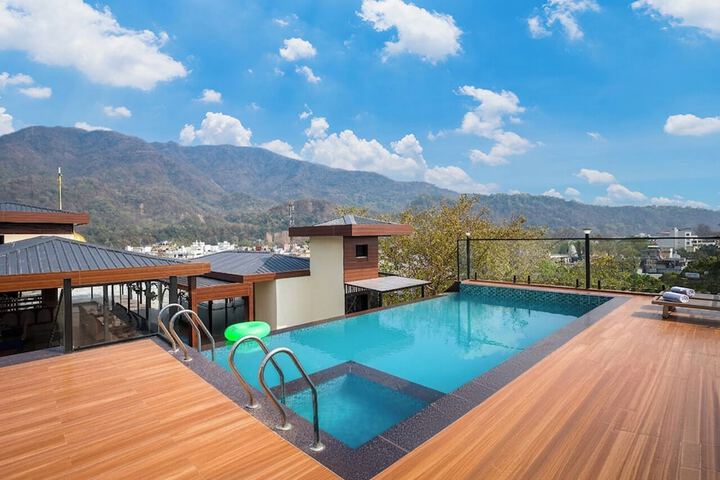 Pool 42 of 67