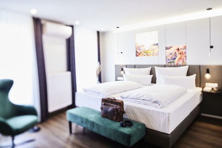 Room 3 of 25