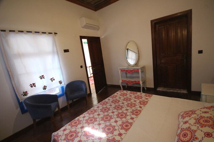 Room 4 of 88