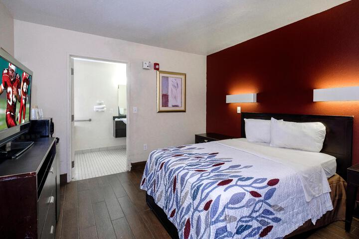 Room 18 of 48
