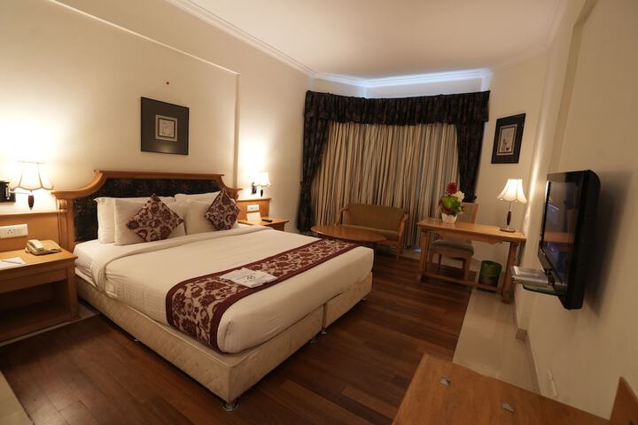 Room 8 of 43