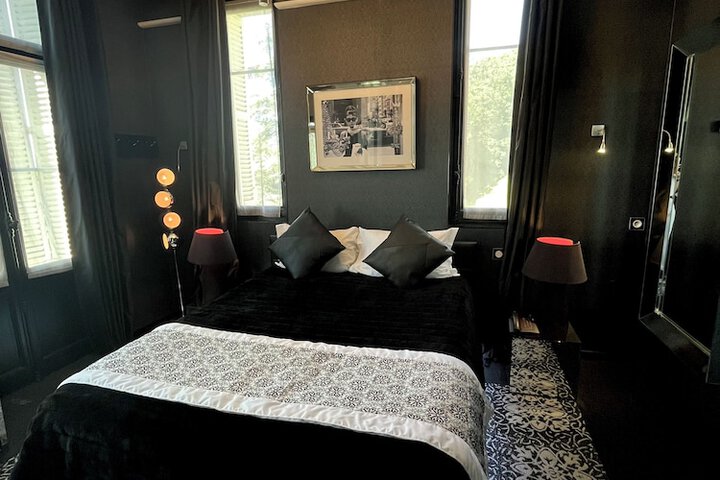 Room 17 of 106