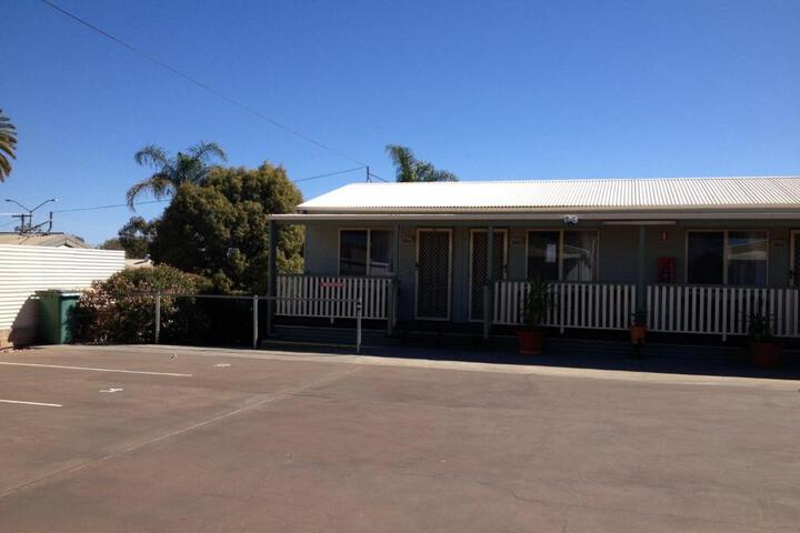 Warrego Motel