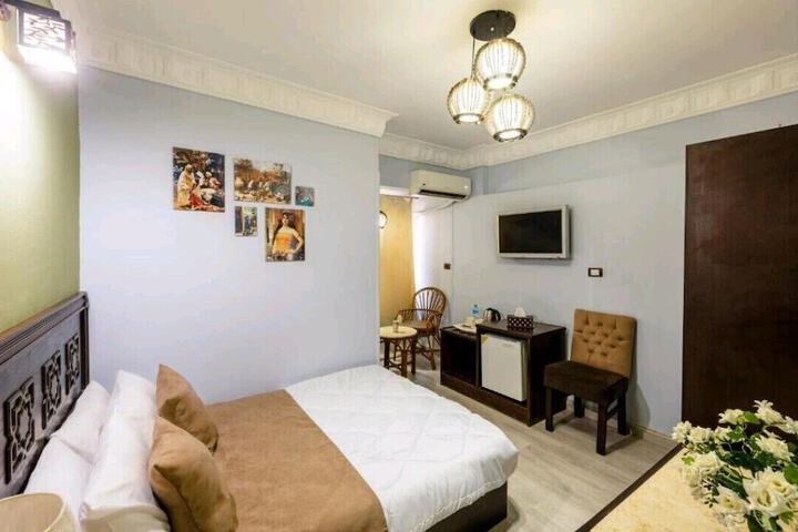 Room 2 of 11