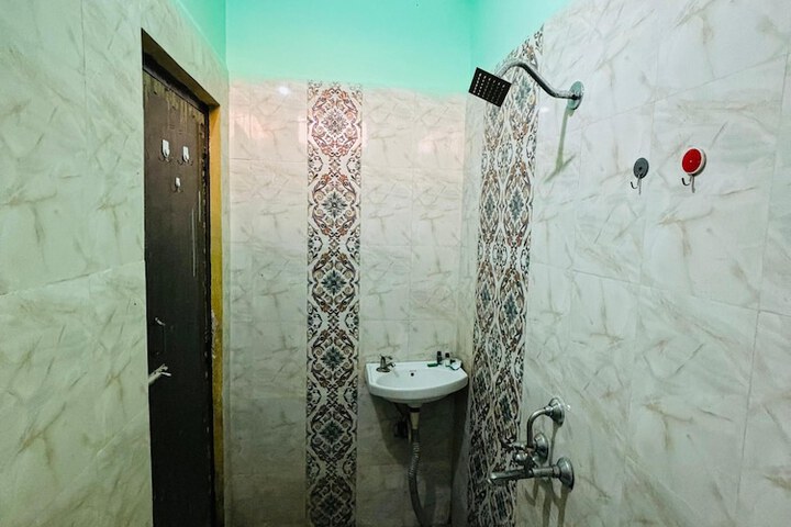 Room 16 of 20