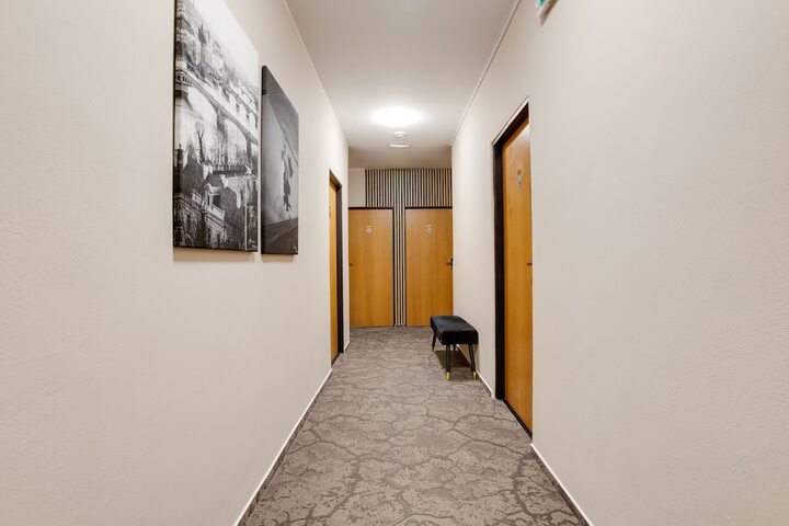 Ballroom/Hall 105 of 115