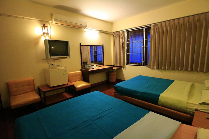 Room 12 of 39