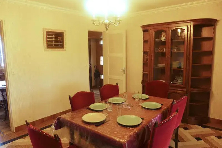 Dining 12 of 15