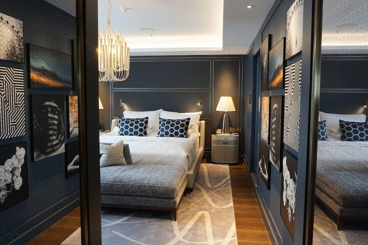 Room 28 of 166