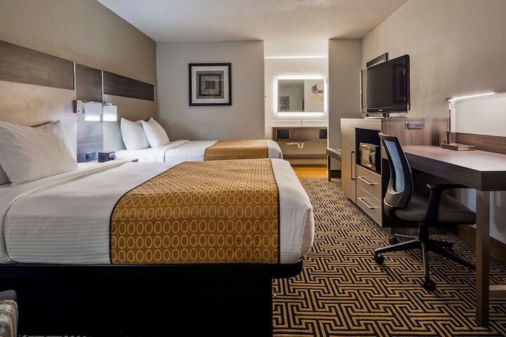 2 Double Beds (5 of 6)