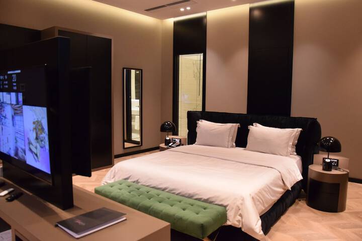 Room 22 of 77