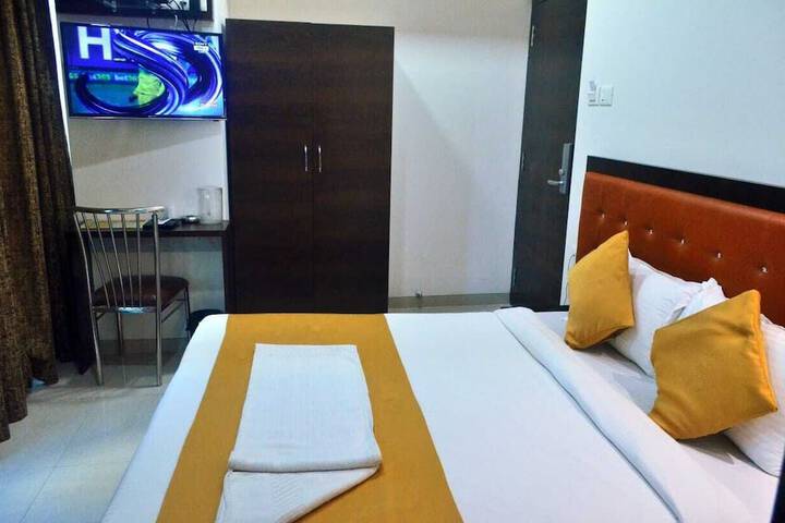 Room 5 of 23