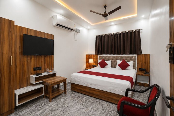 Room 2 of 12