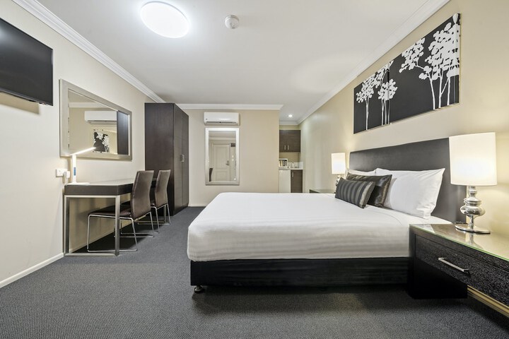Room 10 of 46