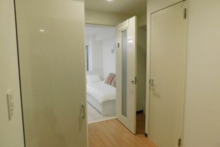 Room 33 of 89